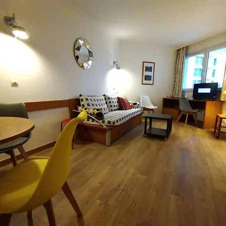 7 Min Walk Metro Aparthotel, La Defense+parking